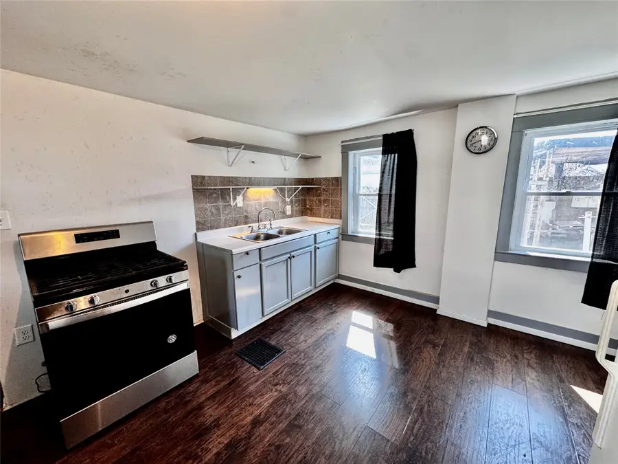 943 1/2 E 8th Street, Erie, PA 16503 - #3