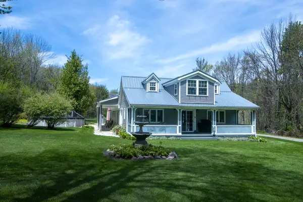 1230 Lee Road, Waterford, PA 16441