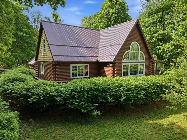 13723 Old Lake Road, East Springfield, PA 16411