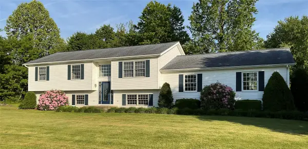 8565 Barker Road, Girard, PA 16417