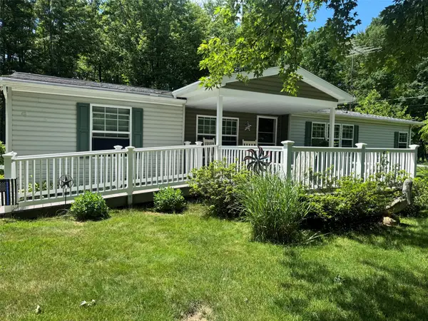 9855 Iroquois Trail, Linesville, PA 16424