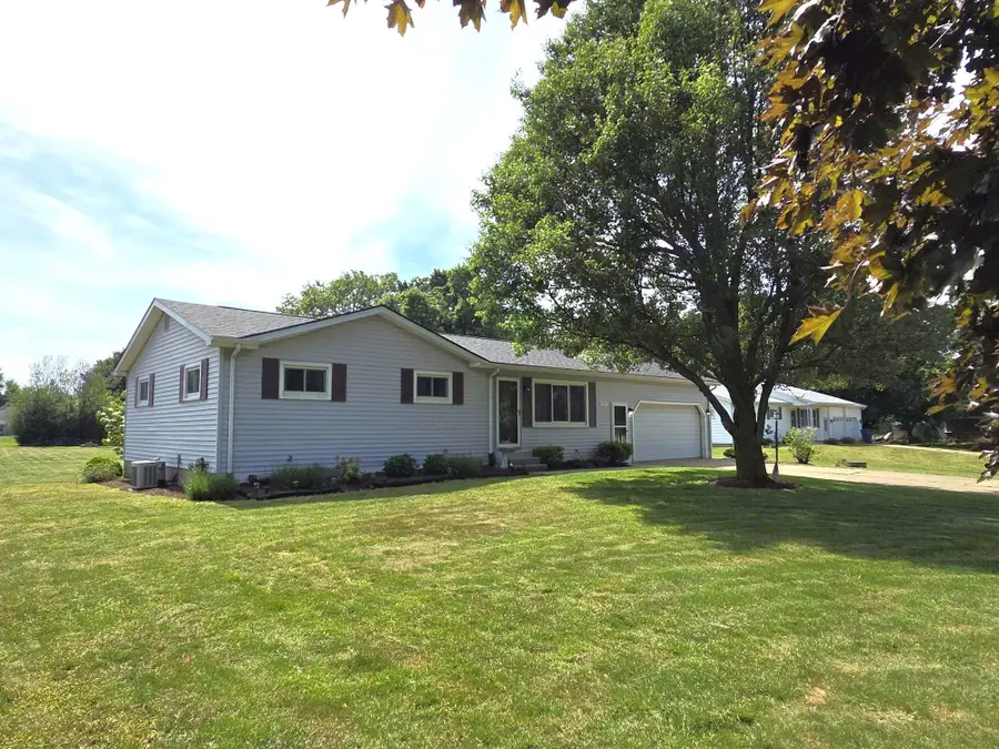 1200 Ailes Avenue, Girard, PA 16423 - #2