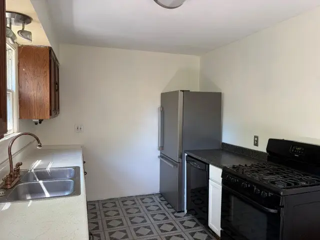 1027 W 32nd Street, Erie, PA 16508 - #2
