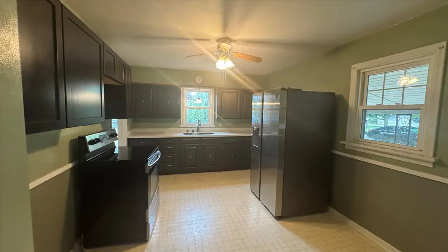 2916 Greeley Avenue, Erie, PA 16506 - #2