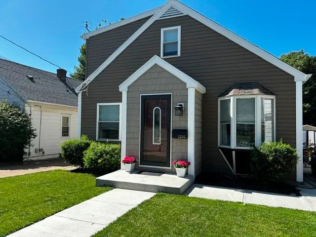 1206 W 32nd Street, Erie, PA 16508 - #1