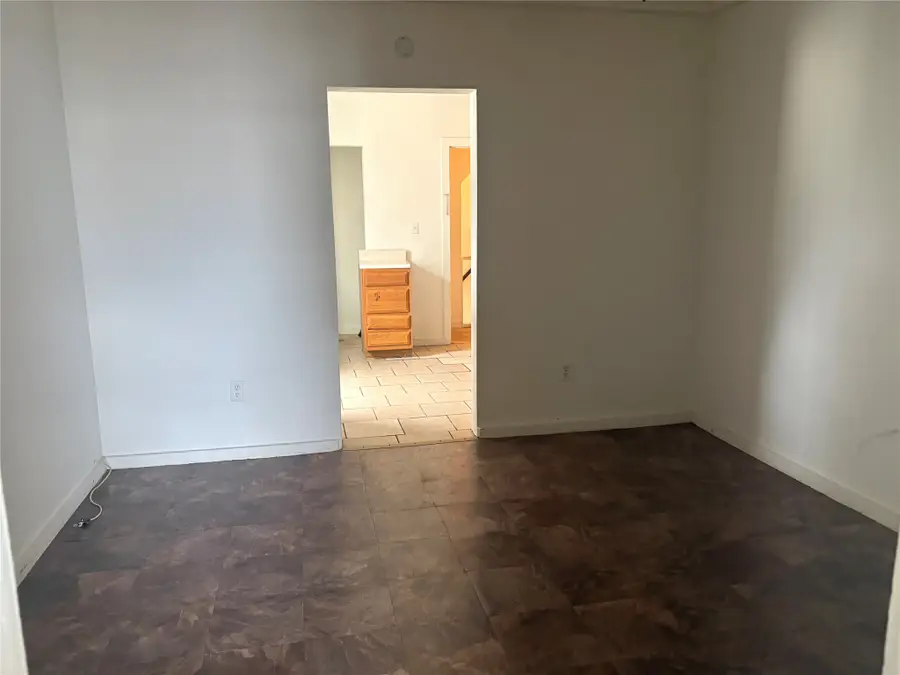 325 E 2nd Street, Erie, PA 16507 - #3