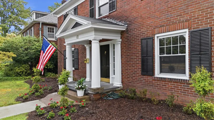 611 W 6th Street, Erie, PA 16507 - #2