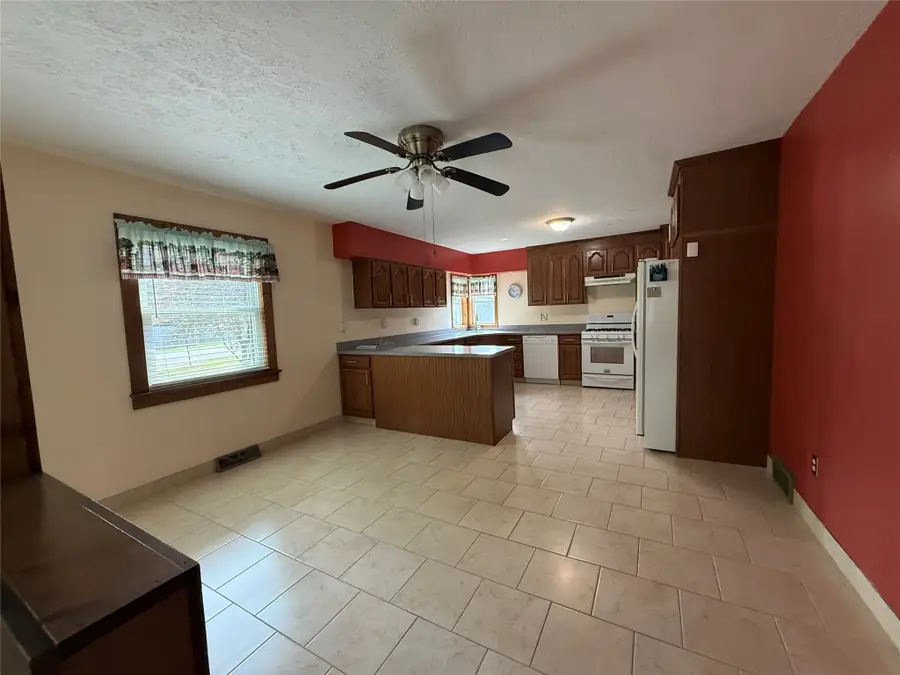 2570 N Mill Street, North East, PA 16428 - #2