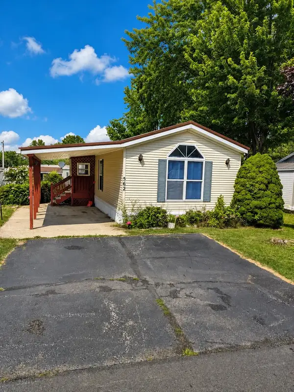 562 Shadybrook Circle W, Girard, PA 16417