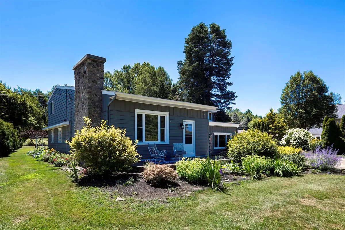 6715 W Lake Road, Fairview, PA 16415 - #1