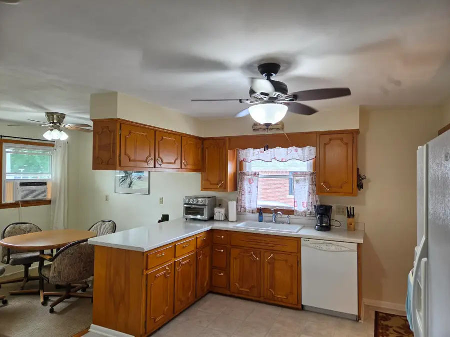 1040 W 36th Street, Erie, PA 16508 - #3