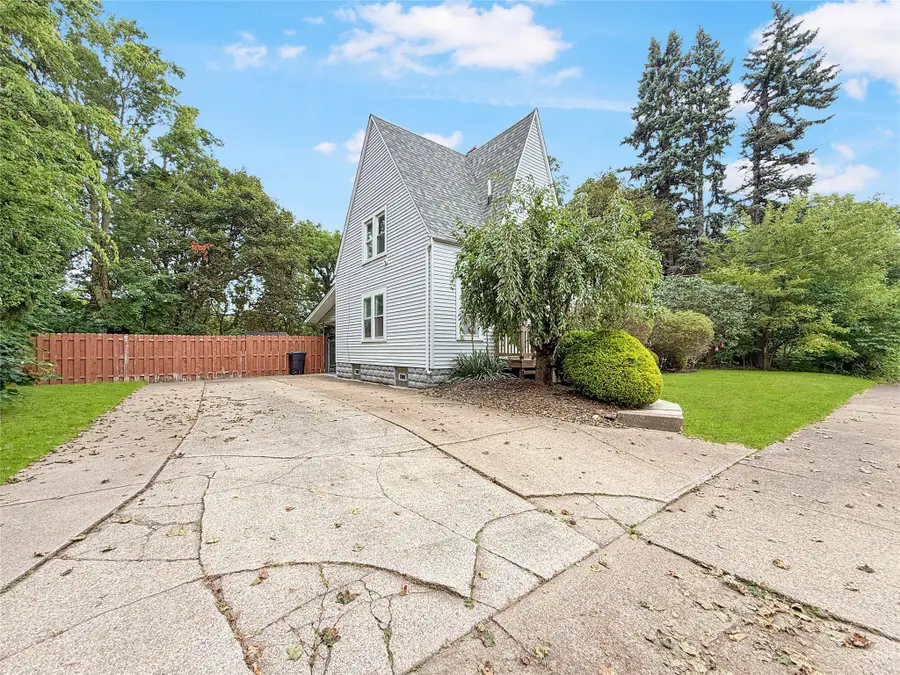 2418 Prospect Avenue, Erie, PA 16510 - #3