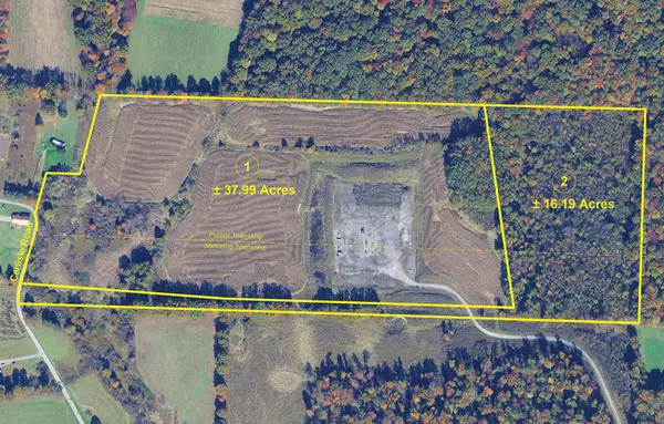 657 Carlisle Road, Out Of Area, PA 16143