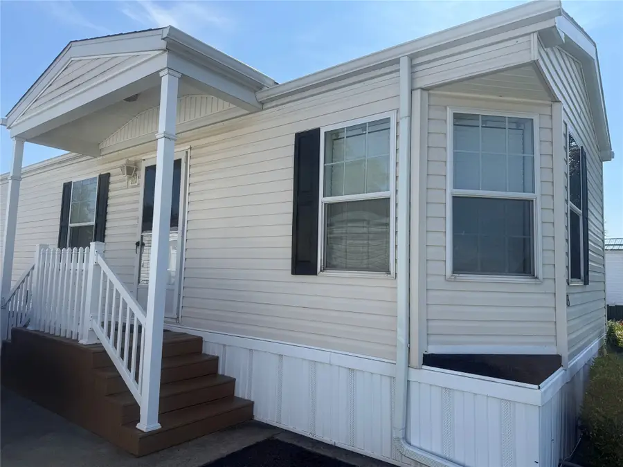 903 Selinger Avenue, Erie, PA 16505 - #2
