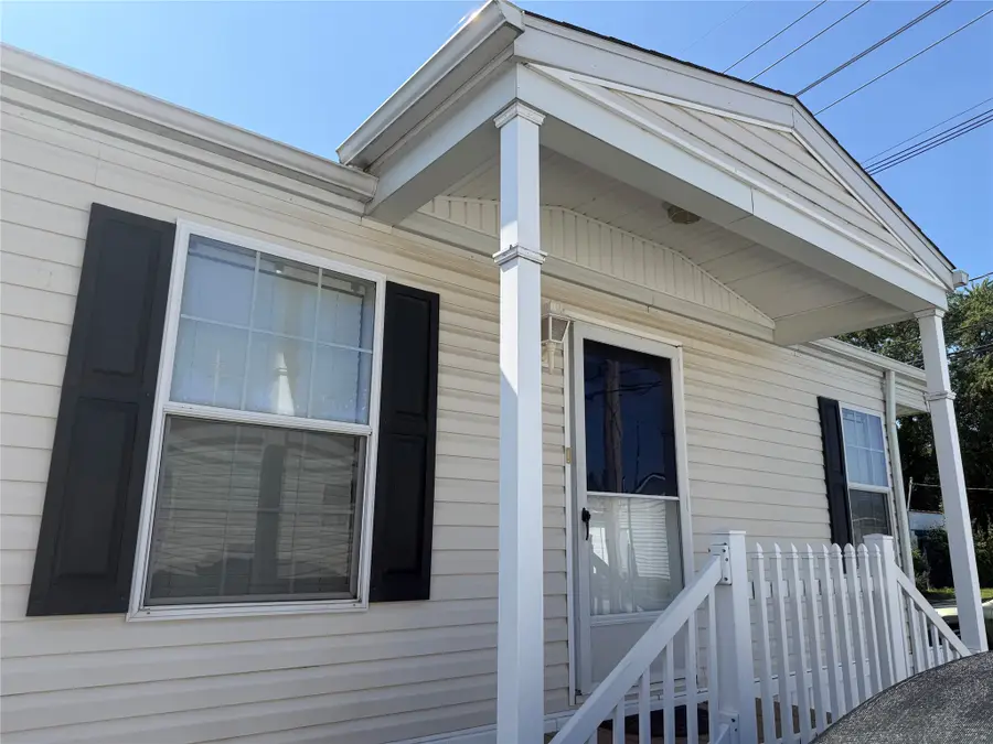 903 Selinger Avenue, Erie, PA 16505 - #3