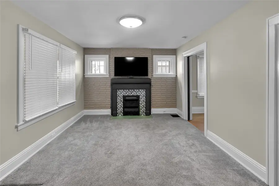 1118 W 6th Street, Erie, PA 16507 - #3