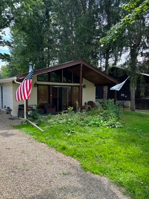 11692 Oakwood Road, Conneaut Lake, PA 16316