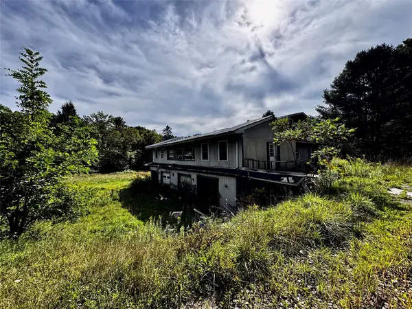 9521 Hamot Road, Waterford, PA 16441