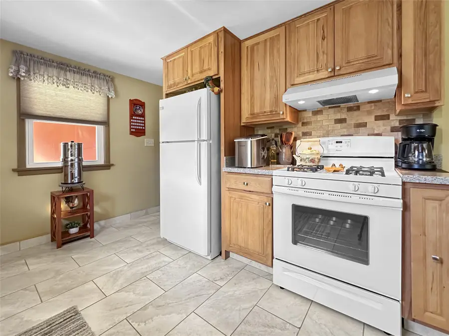 2921 Hershey Road, Erie, PA 16506 - #2