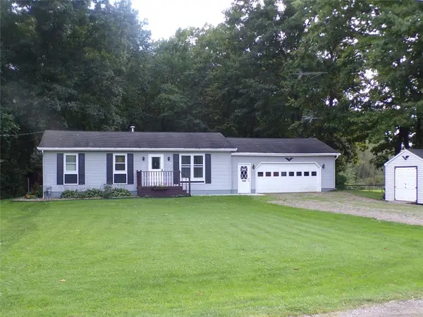 10493 Cross Station Road, Girard, PA 16417