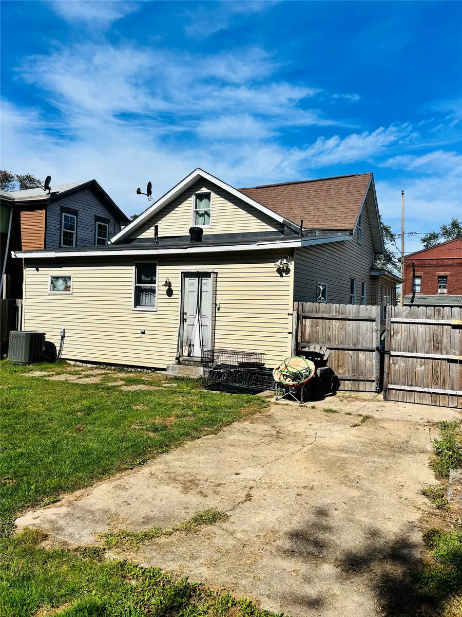 935 W 4 Street, Erie, PA 16507 - #2