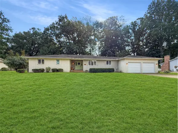 811 Pine Tree Drive, Girard Boro, PA 16417