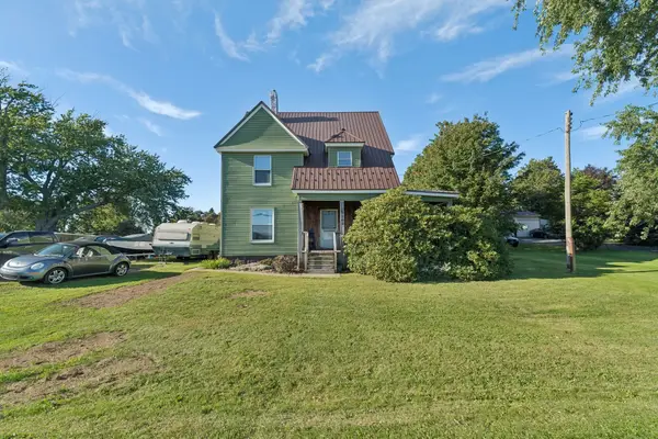 10262 E Lake Road, North East, PA 16428