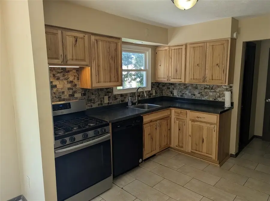 3906 Page Street, Erie, PA 16510 - #3