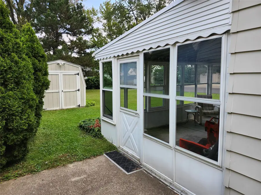 942 W 38th Street, Erie, PA 16508 - #3