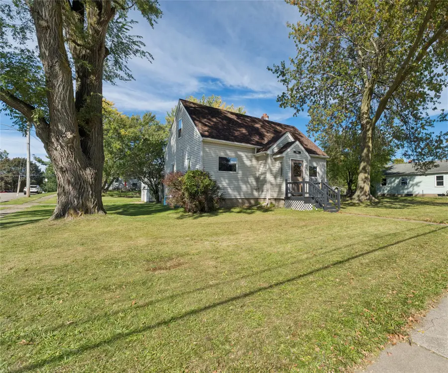 704 E 38th Street, Erie, PA 16504 - #3