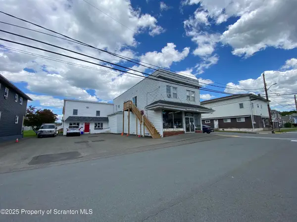 717 Center Street, Throop, PA 18512