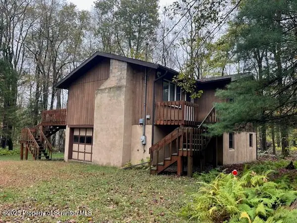 156 Big Bass Drive, Gouldsboro, PA 18424