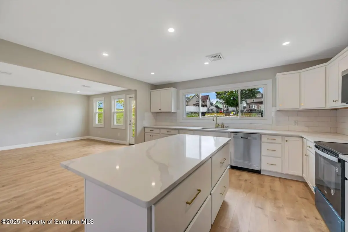 136 E Grove Street, Taylor, PA 18517 - Image #1