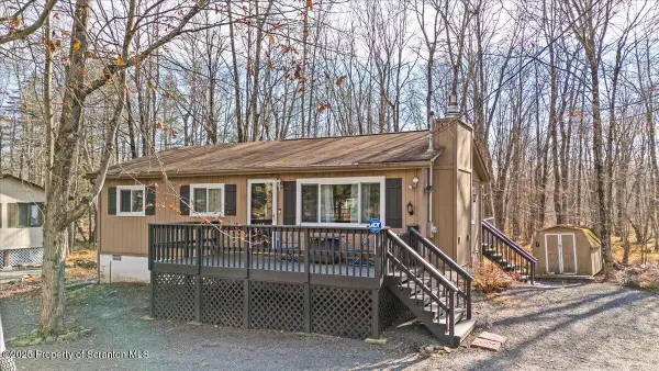 272 Wyalusing Drive, Pocono Lake, PA 18347