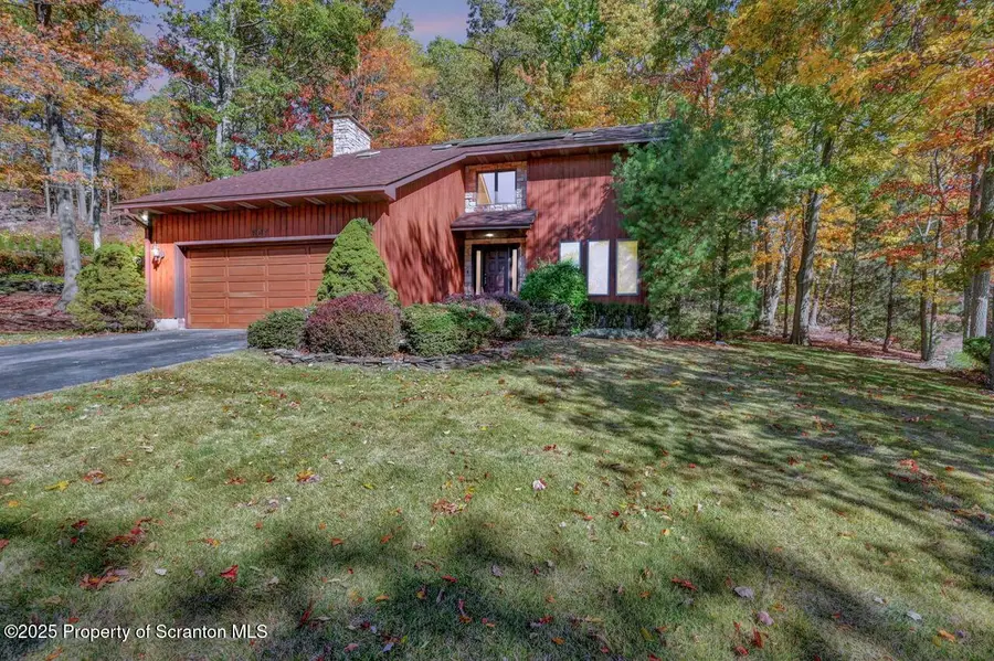 607 Skyline S, South Abington Township, PA 18411 - Image #2