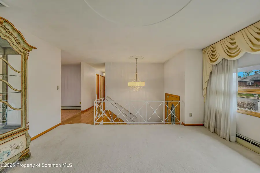 807 Marion Lane, Moosic, PA 18507 - Image #3