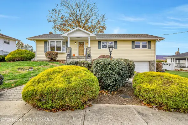 902 Johns Drive, Moosic, PA 18507