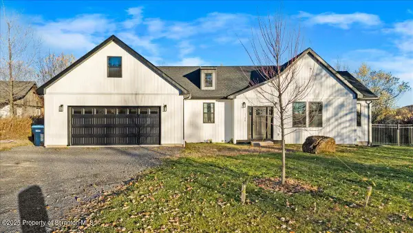 1198 Lakeland Drive, Scott Twp, PA 18433