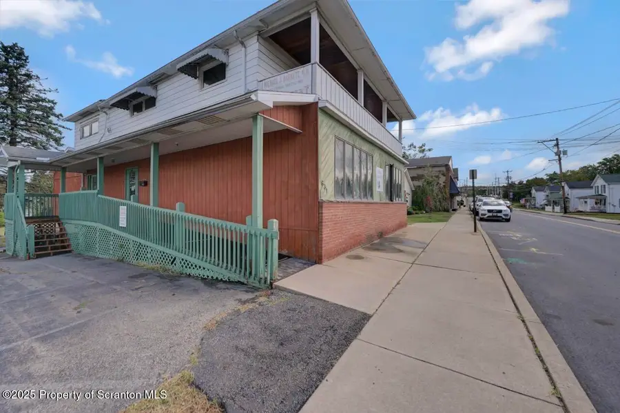 621 Sanderson Street, Throop, PA 18512 - Image #2