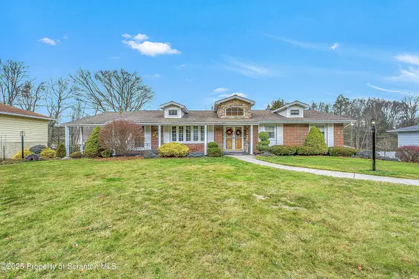 118 Sunset Road, Roaring Brook Twp, PA 18444