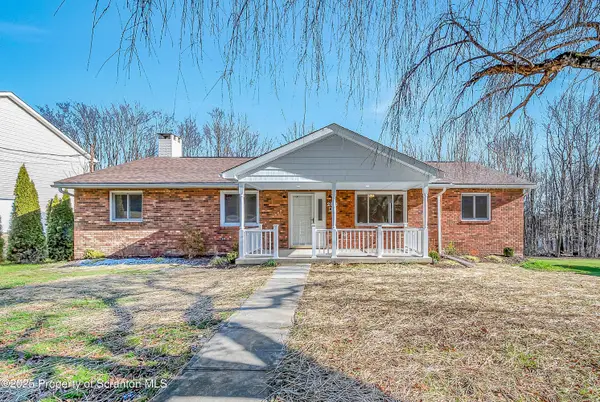 206 Gardner Street, Moscow, PA 18444