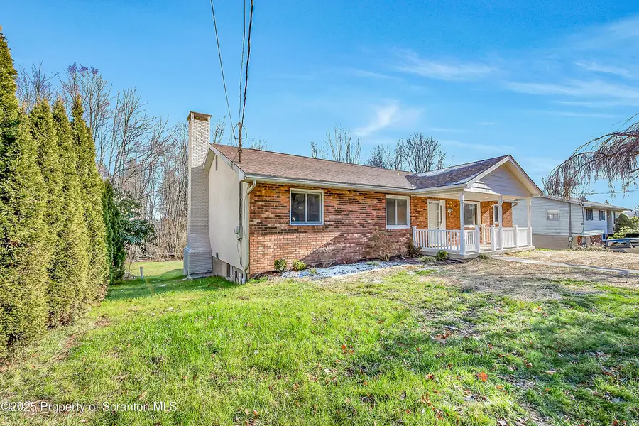 206 Gardner Street, Moscow, PA 18444 - Image #2