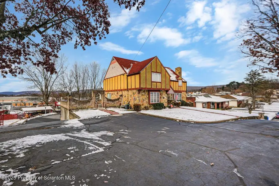 828 Glenwood Road, Old Forge, PA 18518 - Image #3