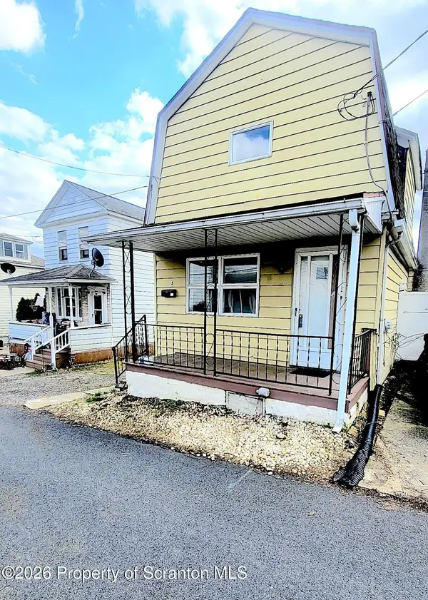 15 Farrell Lane, Wilkes-Barre, PA 18705