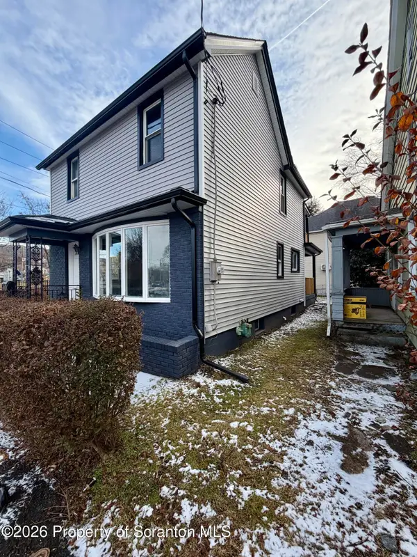 28 7th Avenue, Carbondale, PA 18407