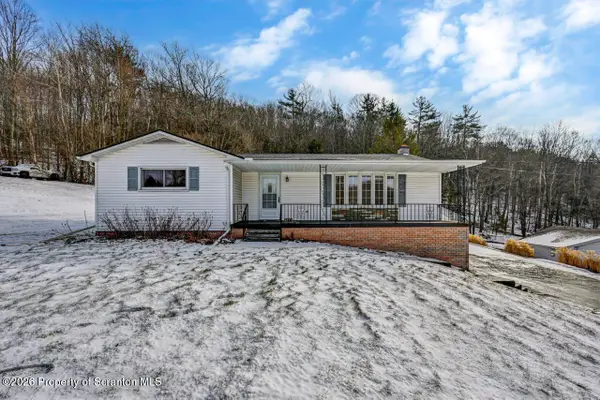 148 Green Grove Road, Scott Twp, PA 18447