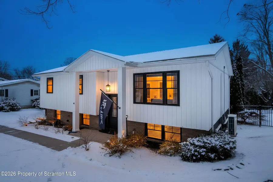 315 Tulip Circle, Clarks Summit, PA 18411 - #2