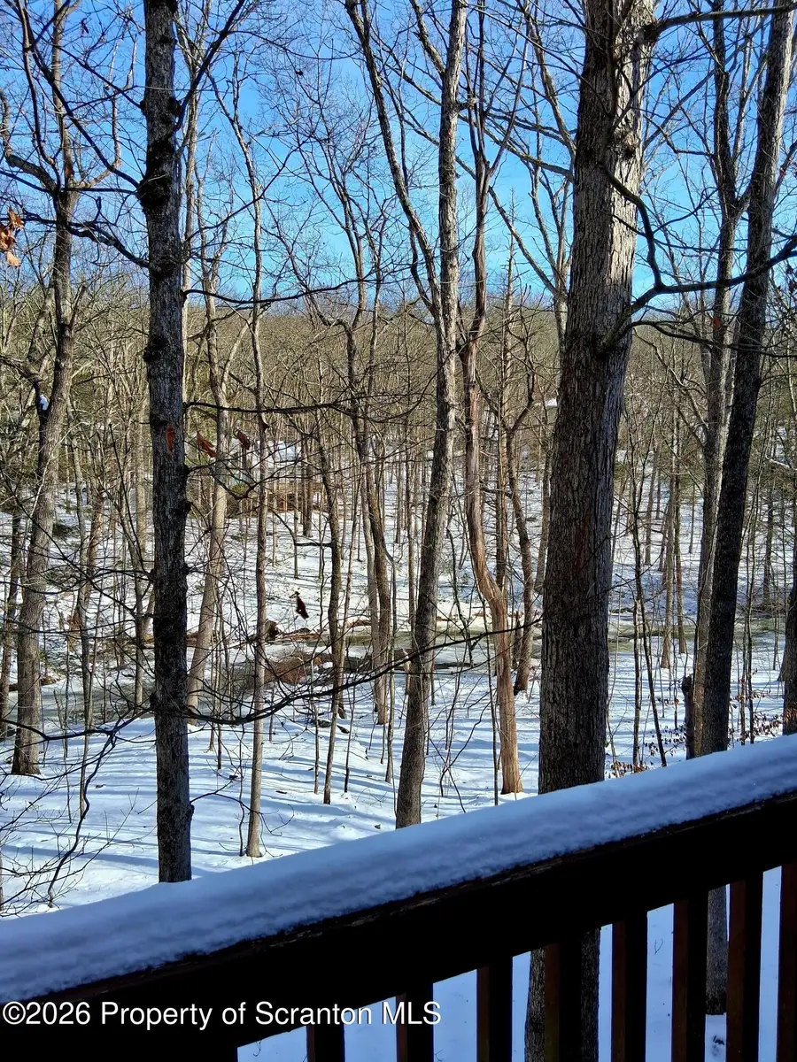 128 Meadow View Court, Bushkill, PA 18324 - Image #2