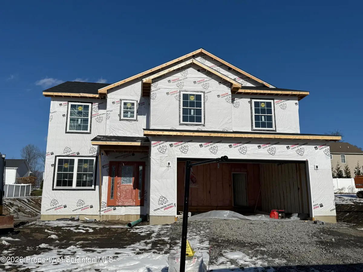 517 Poppy Lane, Moosic, PA 18507 - Image #1