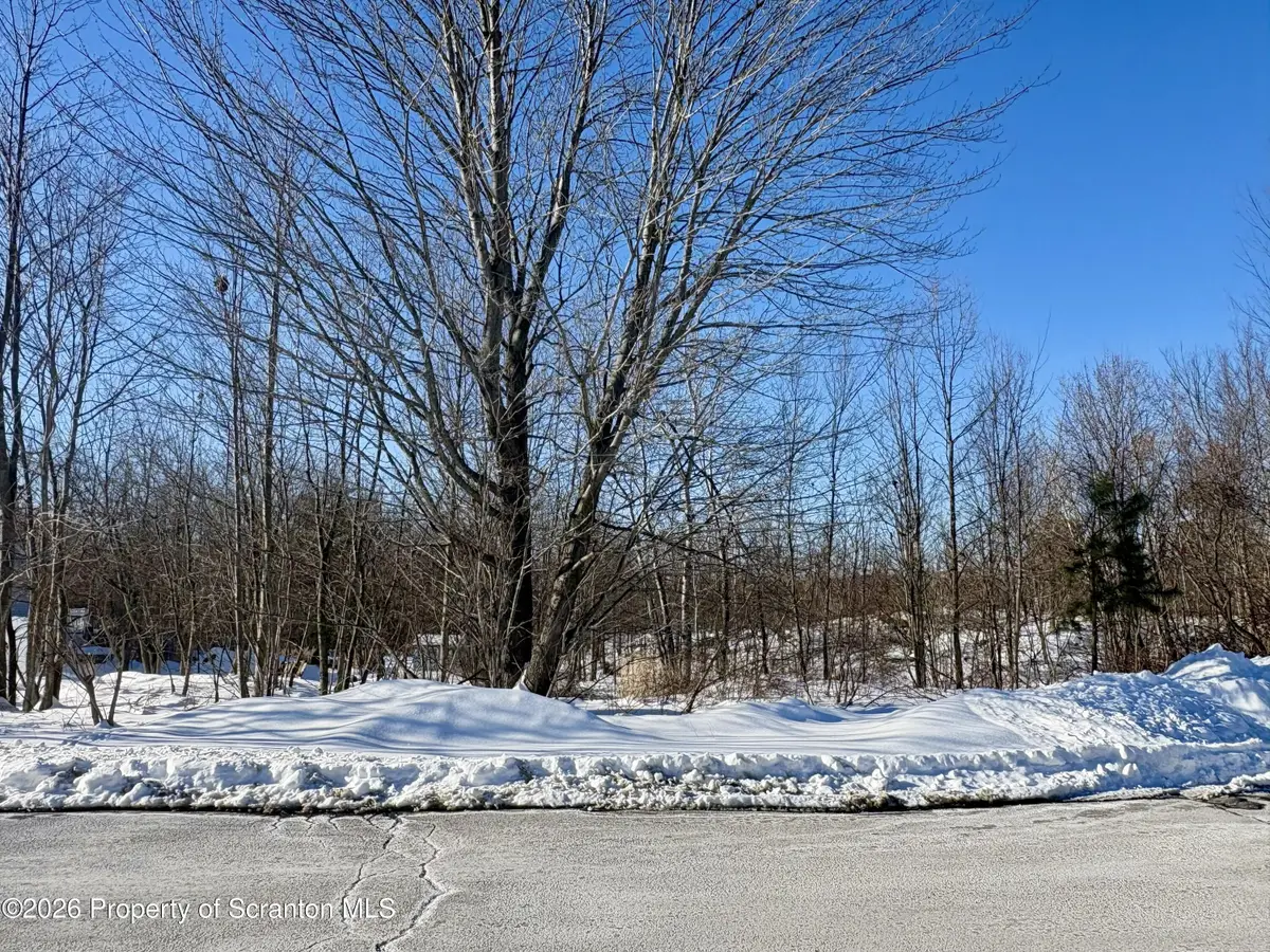 Ledge Court, Pittston, PA 18640 - #1